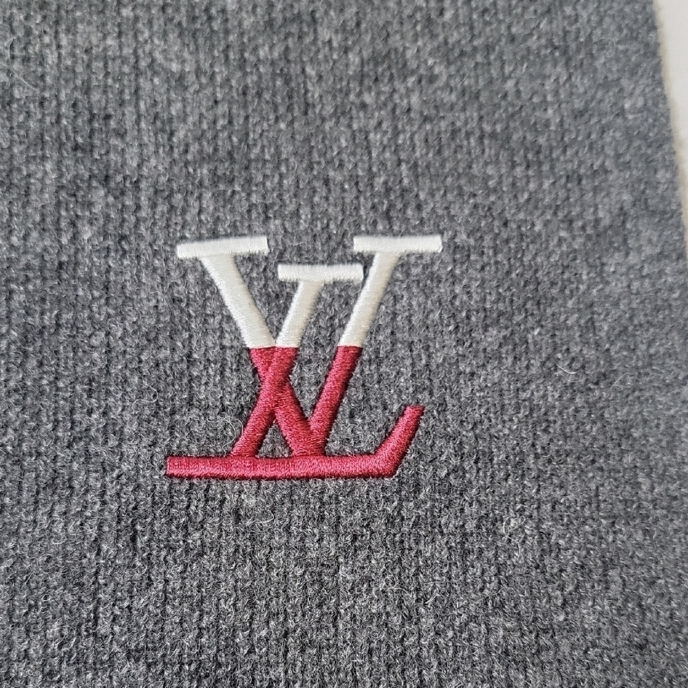 Louis Vuitton Dark Gray Striped Men's Scarf with Burgundy & Cream Accents - Picture 2 of 3